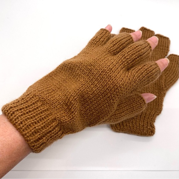 Hand Knit • NWOT Peruvian Fingerless Gloves OS - Picture 2 of 10